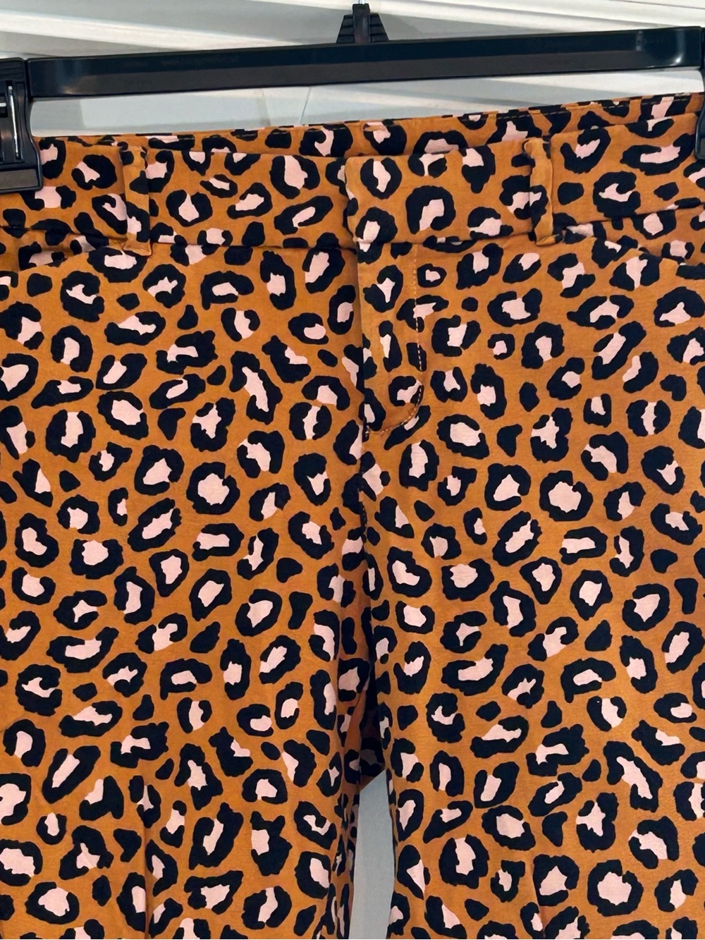 Old Navy Pixie Mid Rise Angle Animal Print Leopard size 2 - Picture 3 of 8